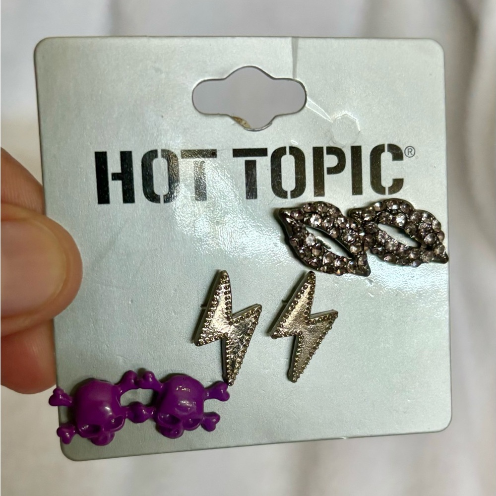 HOT TOPIC Earring set.  Never worn!